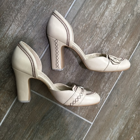 Gianni Bini Amalia Heels - Ivory w/Brown Stitching - Picture 6 of 10